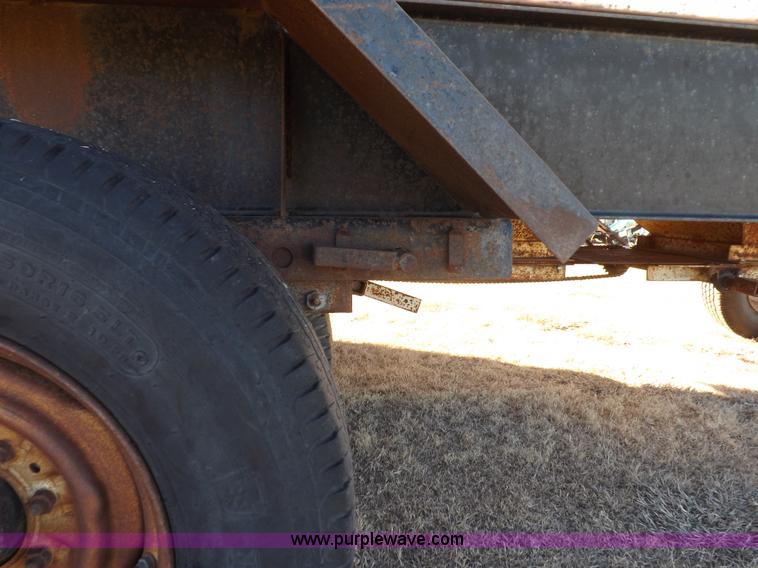 image for item F6361 1978 Rhoman 500 bushel gooseneck grain trailer