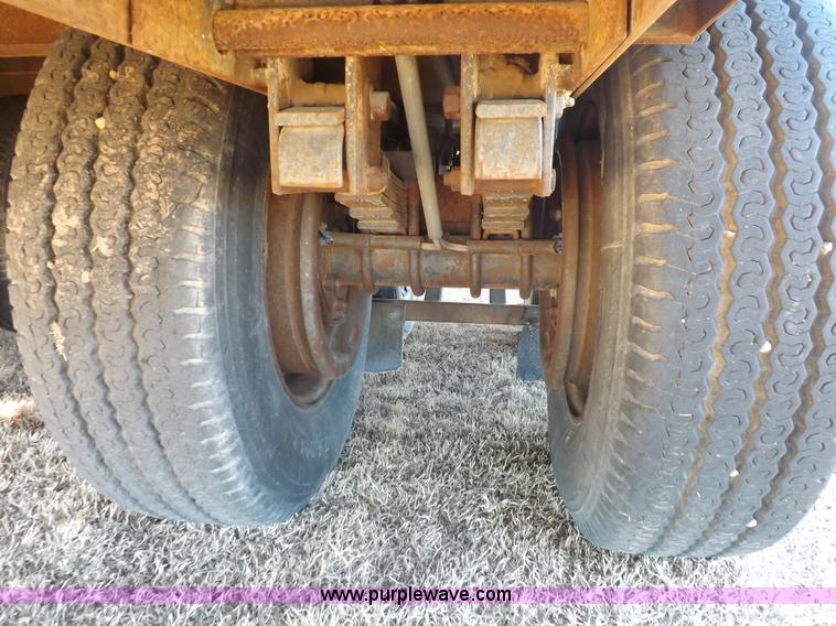 image for item F6361 1978 Rhoman 500 bushel gooseneck grain trailer