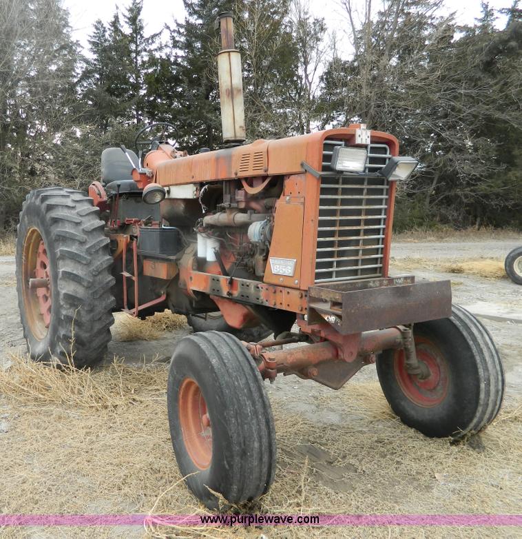 image for item G7604 1968 International F856 tractor