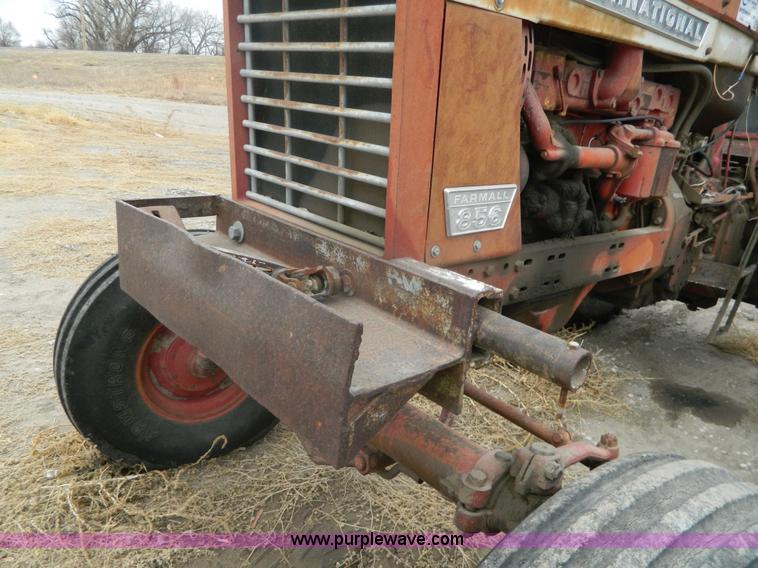image for item G7604 1968 International F856 tractor