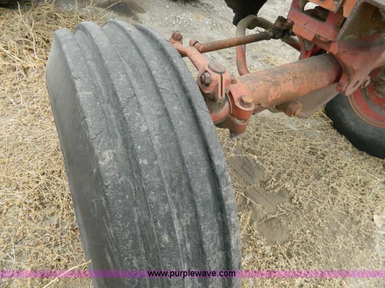 image for item G7604 1968 International F856 tractor