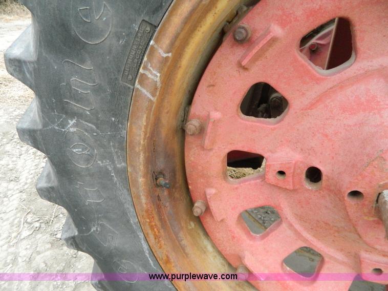 image for item G7604 1968 International F856 tractor