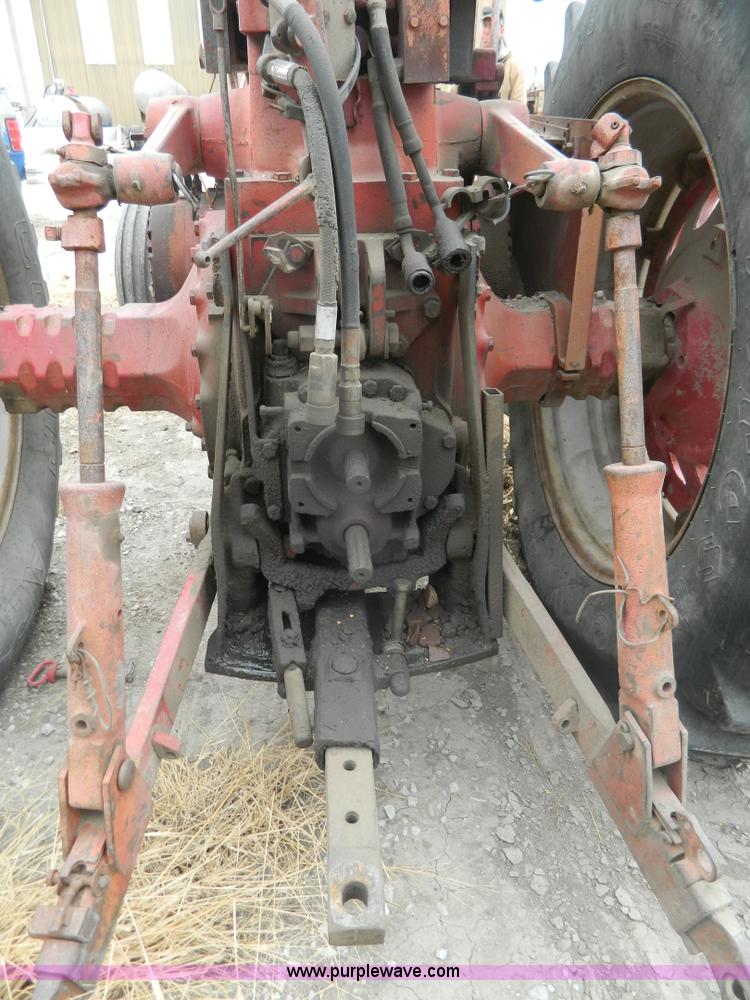 image for item G7604 1968 International F856 tractor