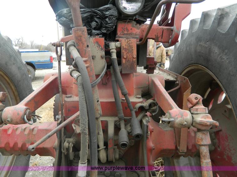 image for item G7604 1968 International F856 tractor