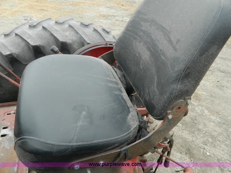 image for item G7604 1968 International F856 tractor