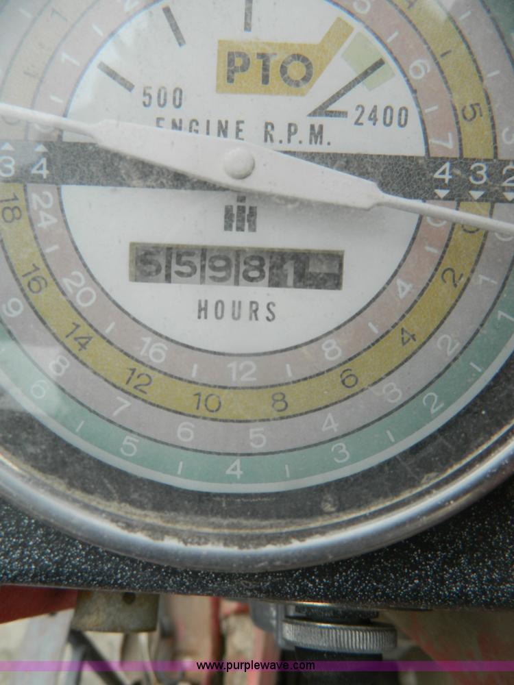 image for item G7604 1968 International F856 tractor