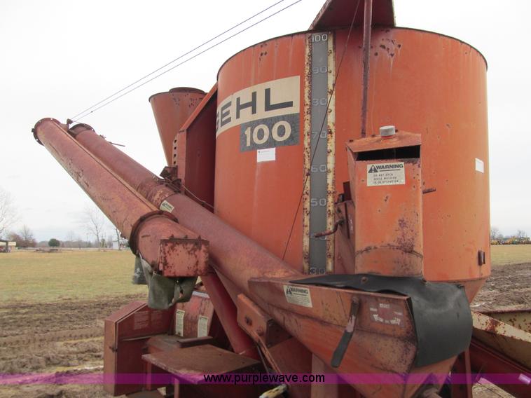 image for item M9252 Gehl grinder mixer with shaft