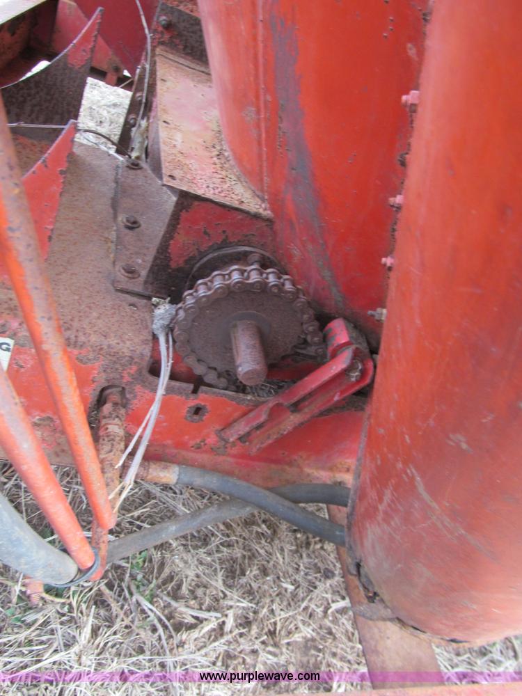 image for item M9252 Gehl grinder mixer with shaft