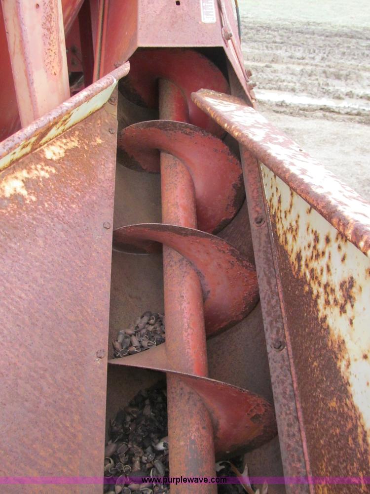 image for item M9252 Gehl grinder mixer with shaft