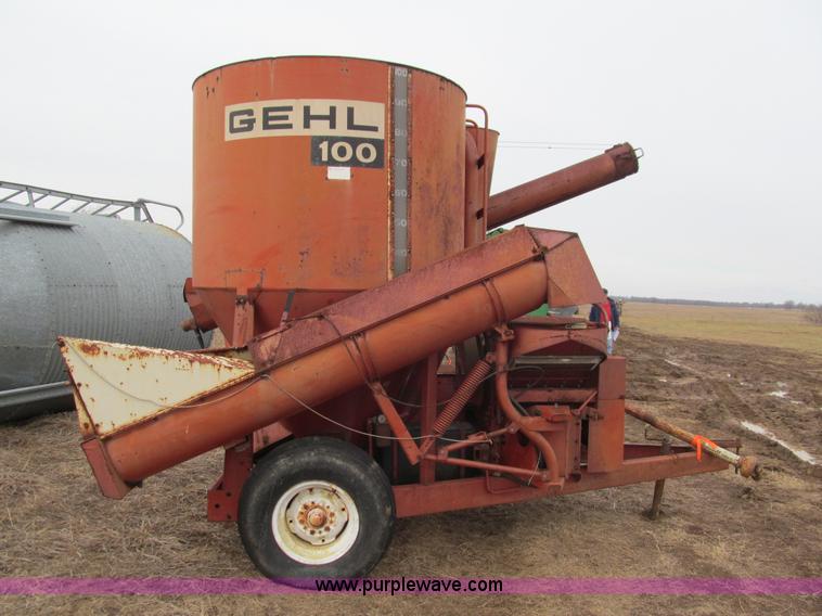 image for item M9252 Gehl grinder mixer with shaft