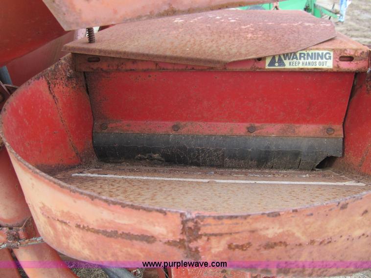 image for item M9252 Gehl grinder mixer with shaft