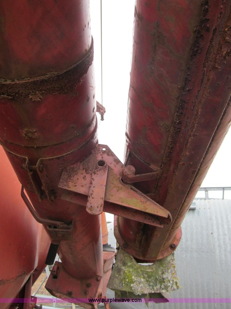 image for item M9252 Gehl grinder mixer with shaft