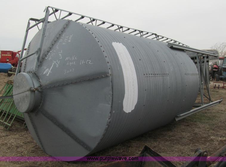 image for item M9254 Feed storage bin