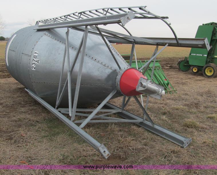 image for item M9254 Feed storage bin