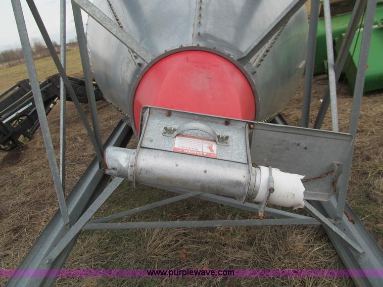 image for item M9254 Feed storage bin