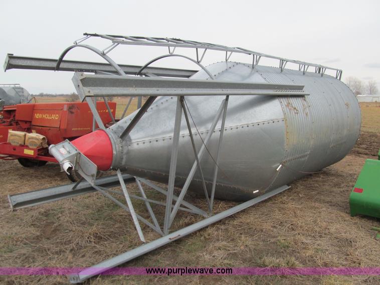 image for item M9254 Feed storage bin