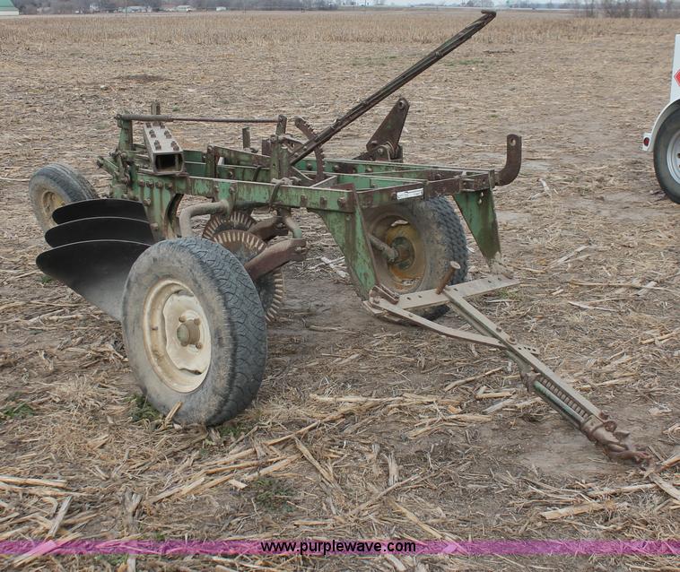 image for item O9431 John Deere three bottom plow