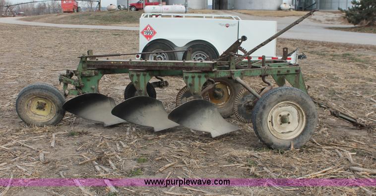 image for item O9431 John Deere three bottom plow