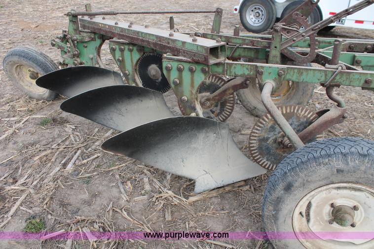 image for item O9431 John Deere three bottom plow