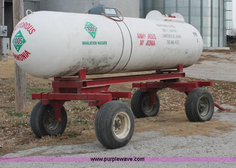 image for item O9433 1,000 gallon NH3 anhydrous ammonia tank