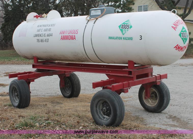 image for item O9433 1,000 gallon NH3 anhydrous ammonia tank