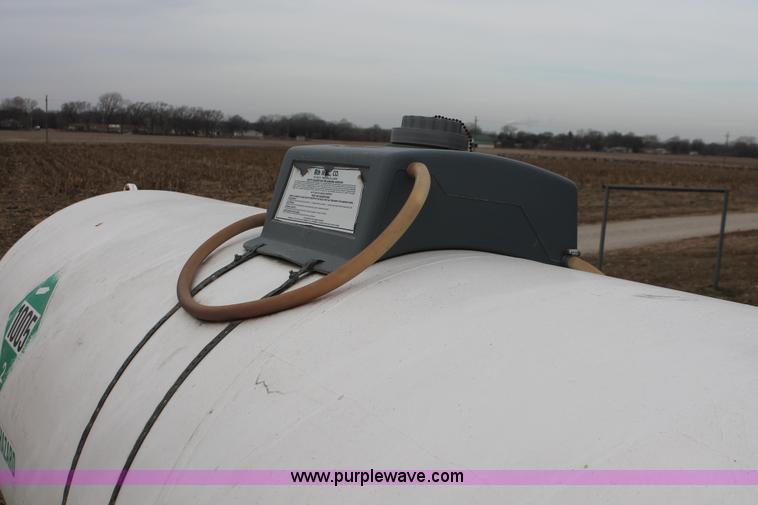 image for item O9433 1,000 gallon NH3 anhydrous ammonia tank