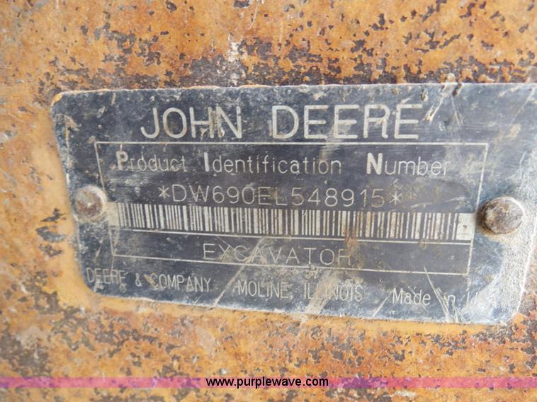 image for item B4550 1995 John Deere 690E LC excavator