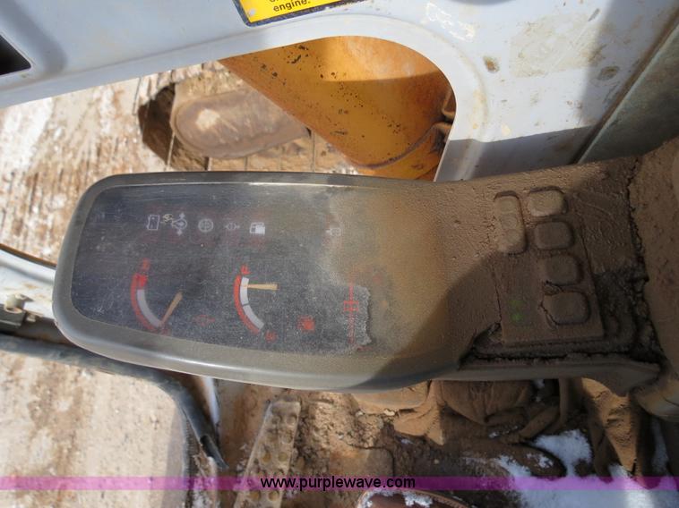 image for item B4550 1995 John Deere 690E LC excavator