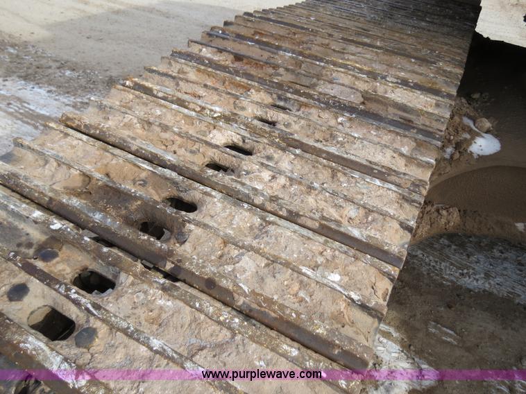 image for item B4550 1995 John Deere 690E LC excavator