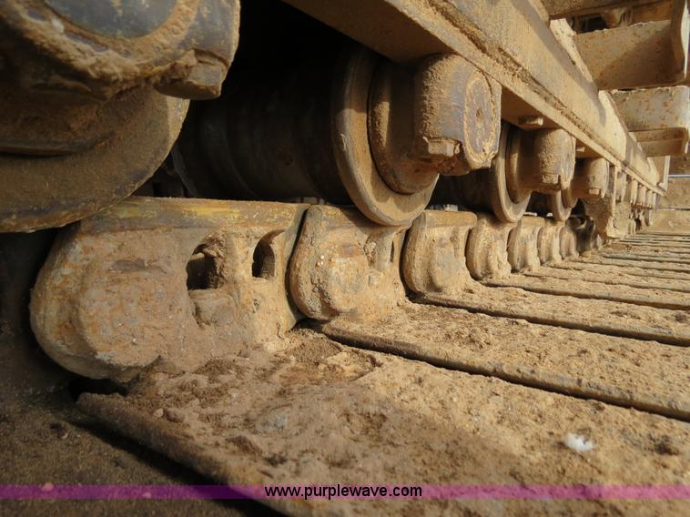 image for item B4550 1995 John Deere 690E LC excavator