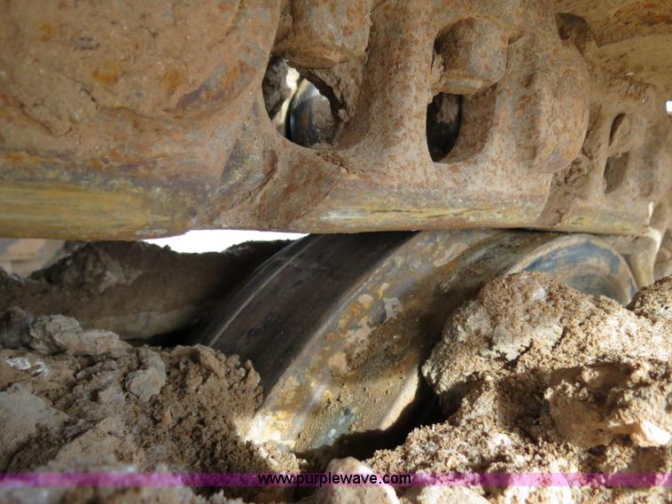 image for item B4550 1995 John Deere 690E LC excavator