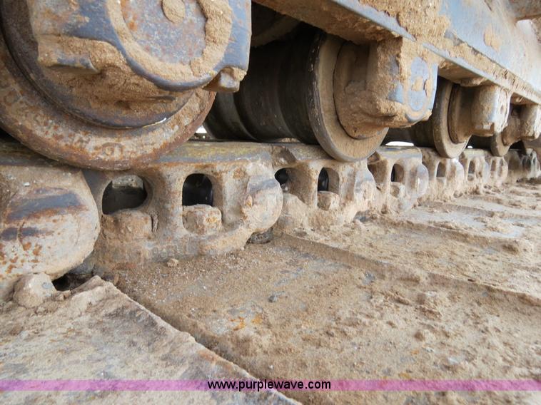 image for item B4550 1995 John Deere 690E LC excavator