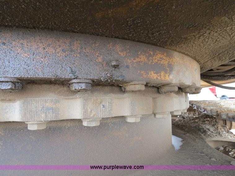 image for item B4550 1995 John Deere 690E LC excavator