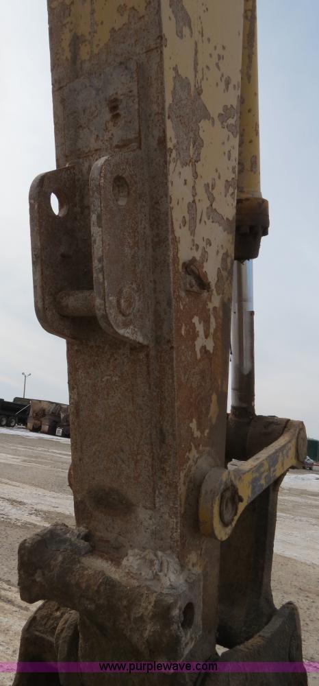 image for item B4550 1995 John Deere 690E LC excavator