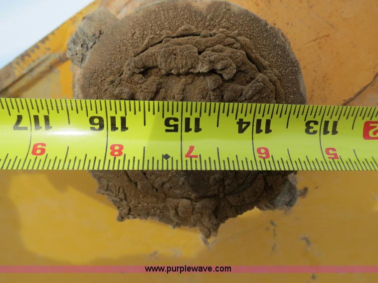 image for item B4550 1995 John Deere 690E LC excavator