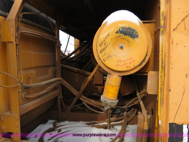 image for item B4550 1995 John Deere 690E LC excavator