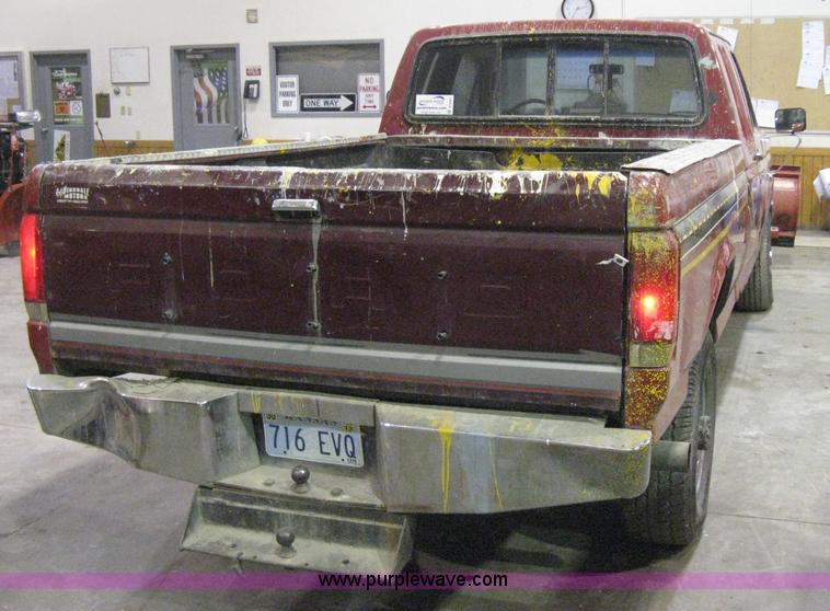 image for item B8461 1989 Ford F250 HD Custom SuperCab plow truck