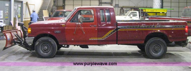 image for item B8461 1989 Ford F250 HD Custom SuperCab plow truck