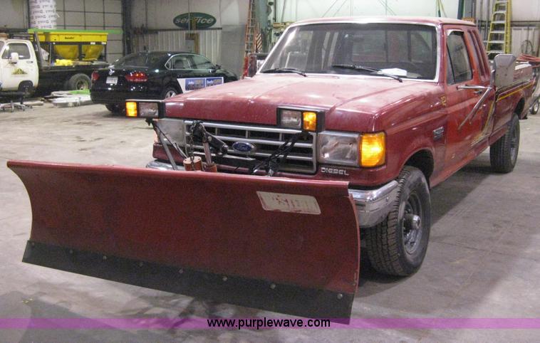 image for item B8461 1989 Ford F250 HD Custom SuperCab plow truck
