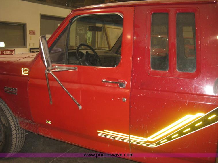 image for item B8461 1989 Ford F250 HD Custom SuperCab plow truck