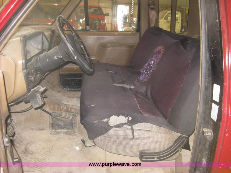 image for item B8461 1989 Ford F250 HD Custom SuperCab plow truck