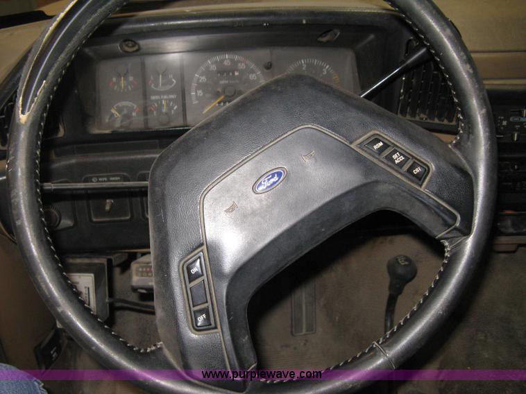 image for item B8461 1989 Ford F250 HD Custom SuperCab plow truck