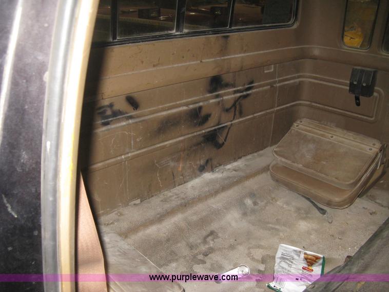 image for item B8461 1989 Ford F250 HD Custom SuperCab plow truck