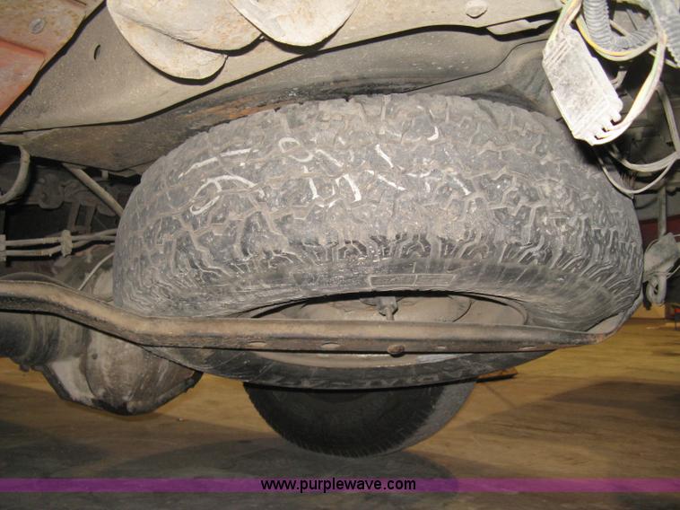 image for item B8461 1989 Ford F250 HD Custom SuperCab plow truck