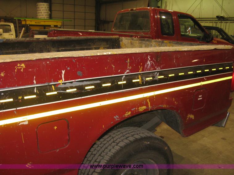 image for item B8461 1989 Ford F250 HD Custom SuperCab plow truck