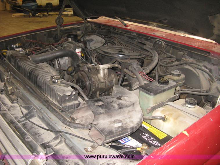 image for item B8461 1989 Ford F250 HD Custom SuperCab plow truck