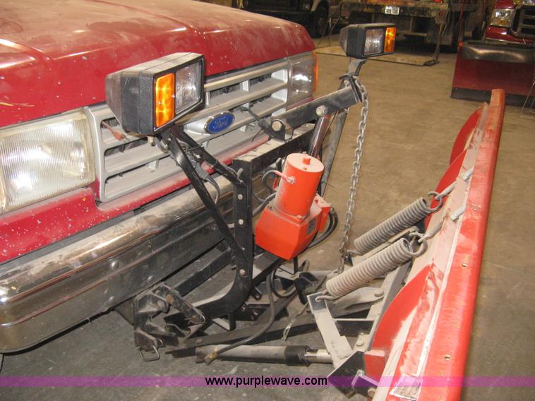 image for item B8461 1989 Ford F250 HD Custom SuperCab plow truck