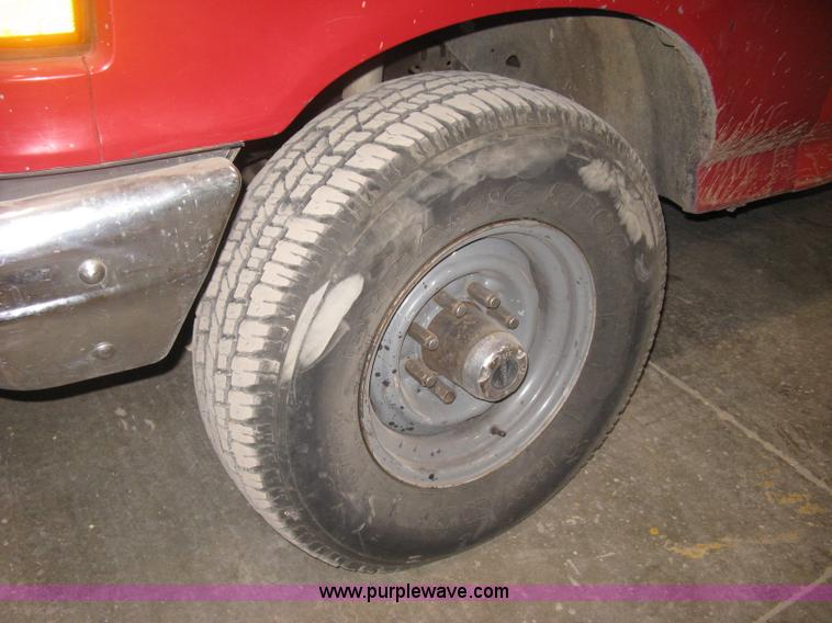 image for item B8461 1989 Ford F250 HD Custom SuperCab plow truck