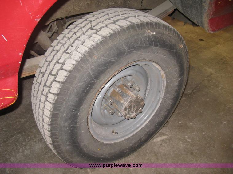 image for item B8461 1989 Ford F250 HD Custom SuperCab plow truck