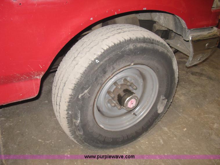 image for item B8461 1989 Ford F250 HD Custom SuperCab plow truck